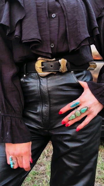 🧺 How to Care for Your Vintage Pieces and Make Them Last