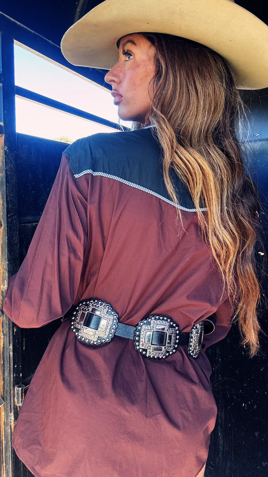 Modern Chocolate Rodeo Embroidered Western Shirt – Men’s S / Women’s M