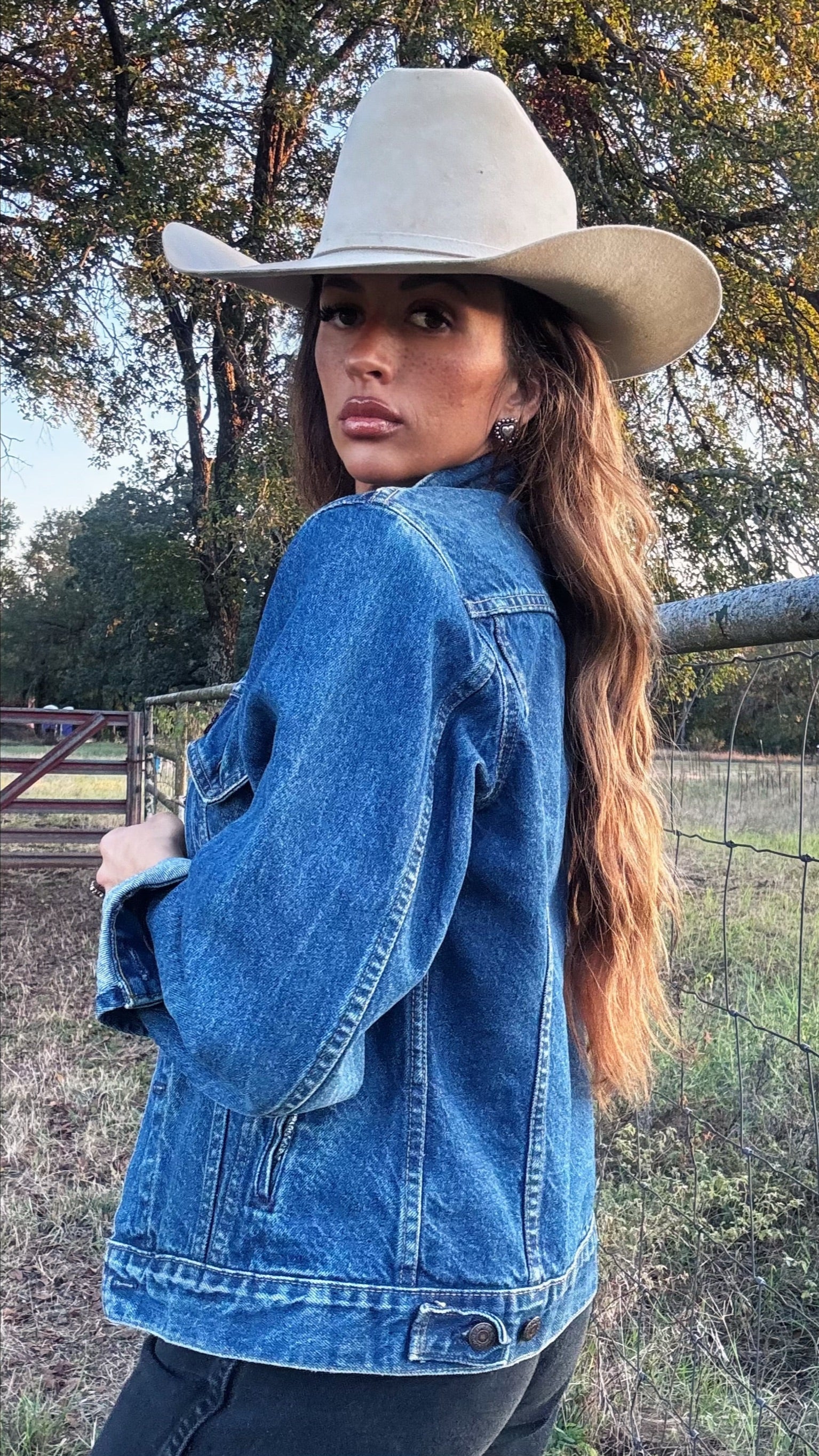 Vintage Levi’s USA-Made Denim Trucker Jacket – 1970s/80s | Size M/L